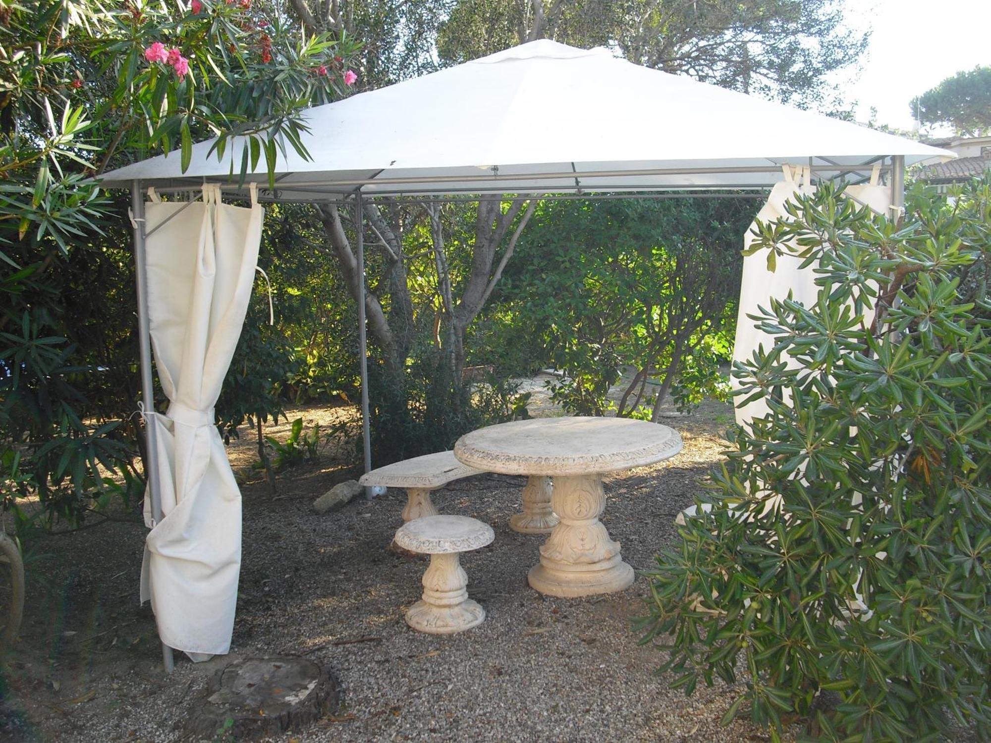 Hotel Garden Tirrenia Exteriör bild